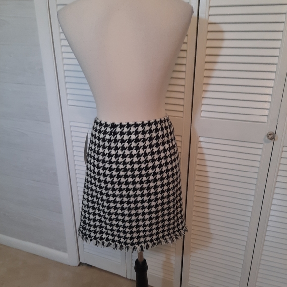 From the hip houndstooth wrap skirt sz 6 NWT *I - Picture 3 of 6